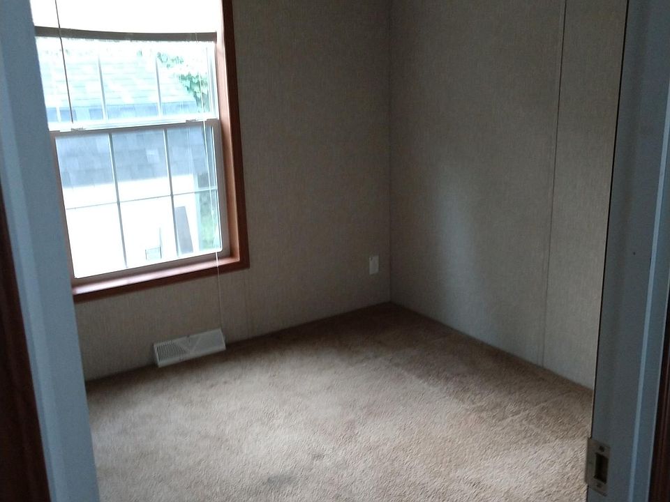 1st image of 42 Winnie Ave #15