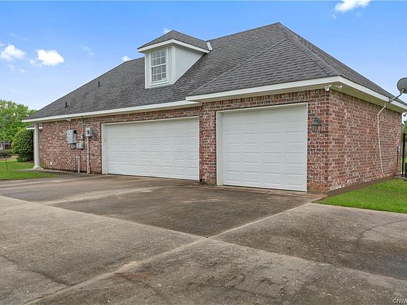 3rd image of 1821 Emberwood Cir