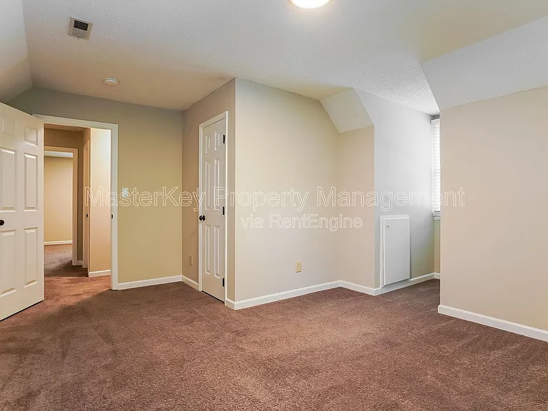 220 W Elm Ave — Photo 18