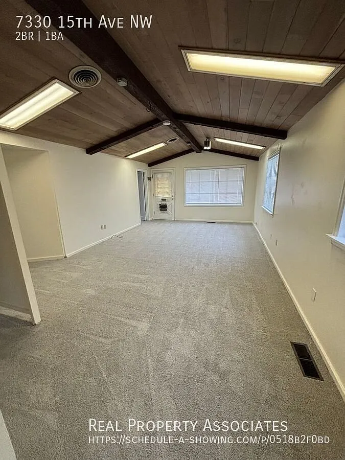 Adorable stand alone Ballard 2 Bed/1 Bth home with parking in back for 2 vehicle — Photo 1