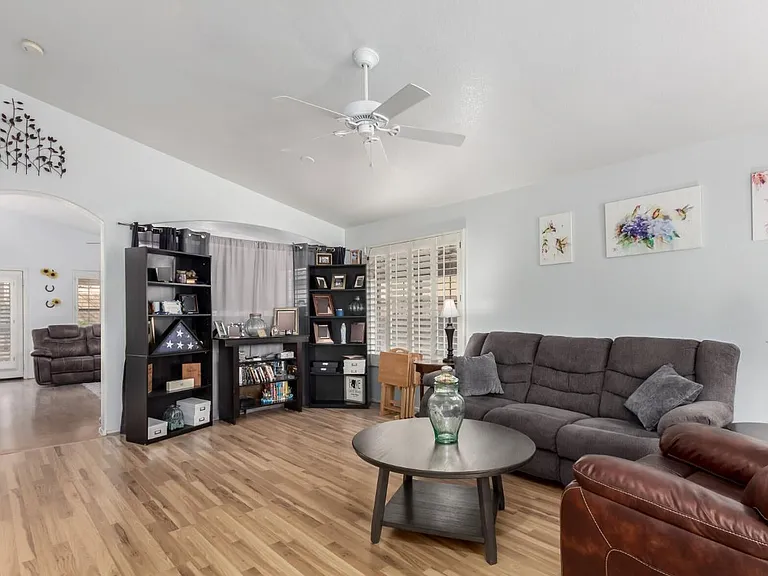 17402 N Chance Dr — Photo 3