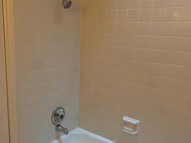 2328B Hartford Rd #B — Photo 17
