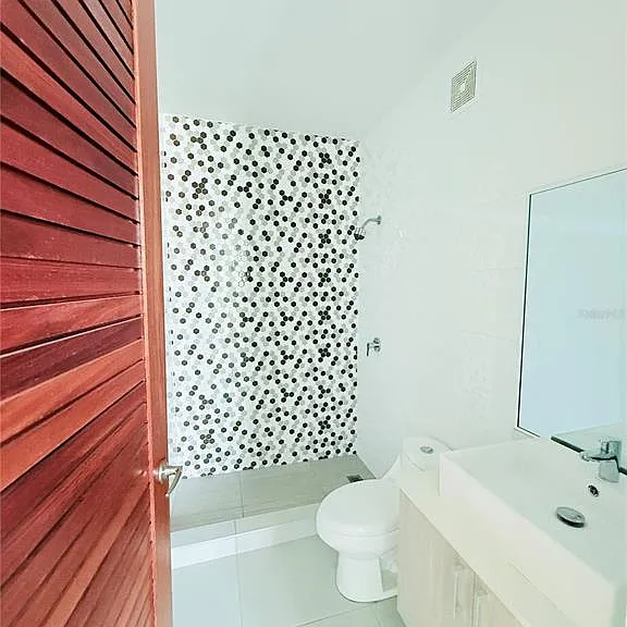 Urb Riviera Court 57 — Photo 11