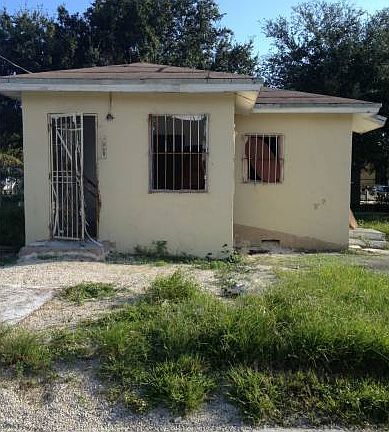Vacant Land /House BRKN DWN