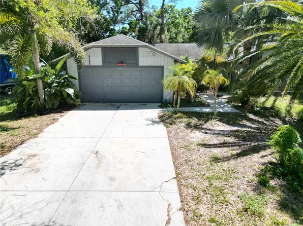 2046 Cambridge Dr, Sarasota, FL 34232