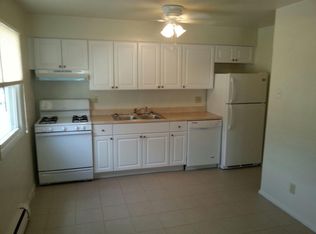 1205 Wall St APT 3, Normal, IL 61761