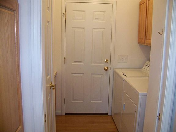 4th image of 179 Stratford Ln #1