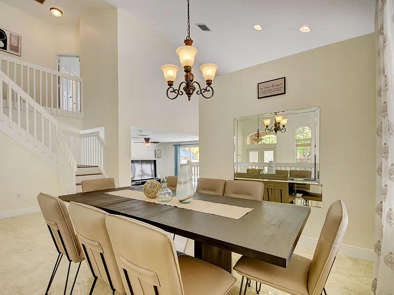 2418 Westmont Dr — Photo 8