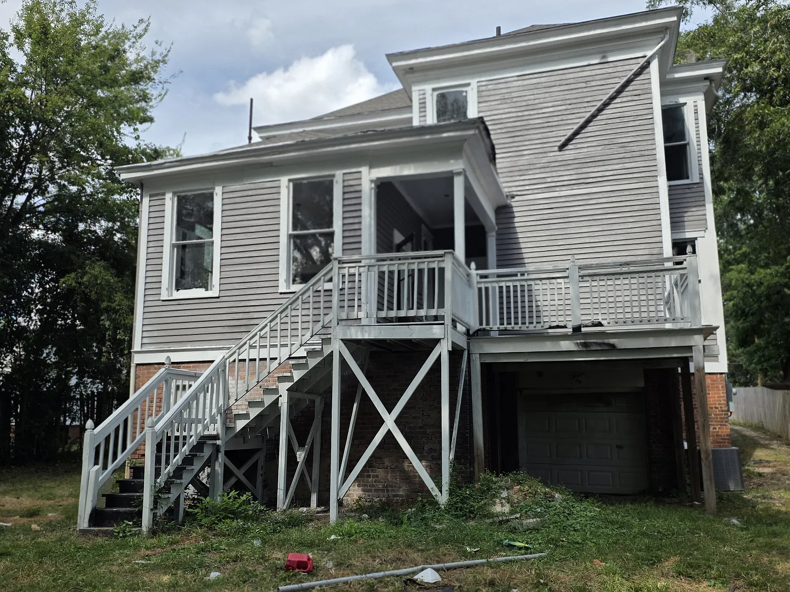 5 bed, 3100 sqft, $2,400 — Photo 3