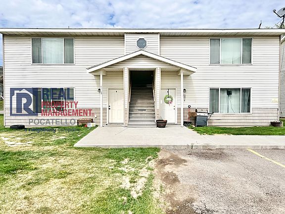 2nd image of 4415 Opal Ave APT A
