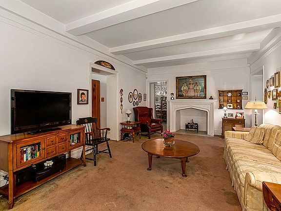 2nd image of 50 Glenwood Ave #104