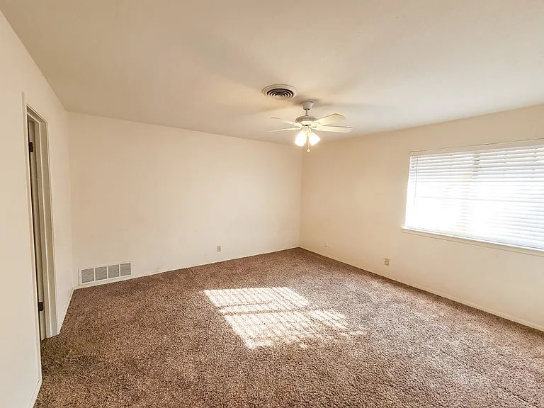 2900 Goddard Pl — Photo 9