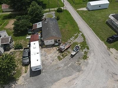 3rd image of 150 Tunnel St