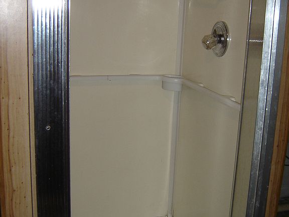 3rd image of 2616 Leland Ave