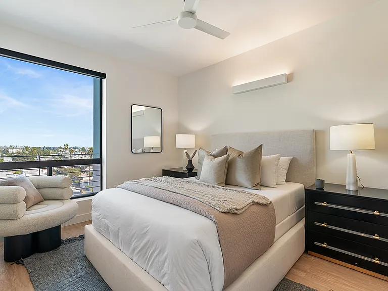Venue Residences — Photo 85