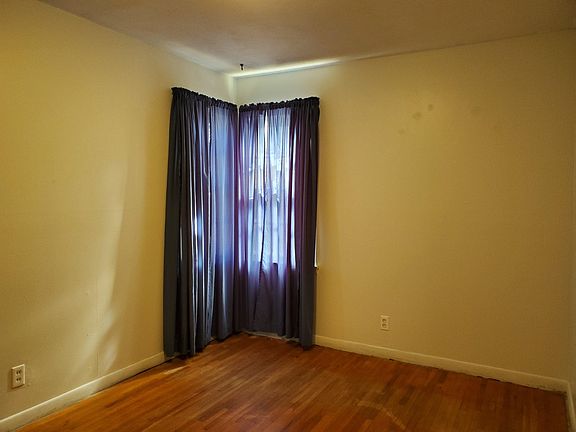 3rd image of 1515 Prairie St