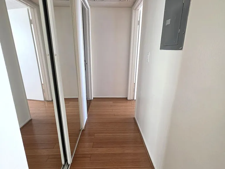 GRAMERCY APTS. — Photo 13