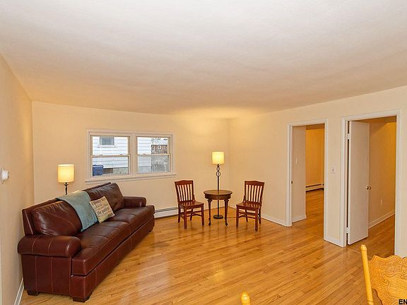 5th image of 21 Warmington St