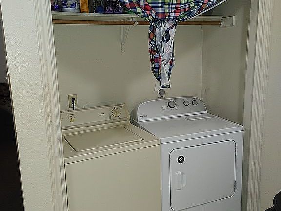 Washer & dryer closet