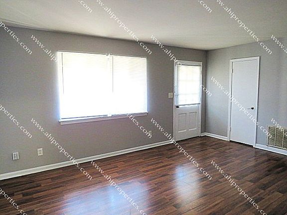2nd image of 5019 Rolling Hills Dr NW