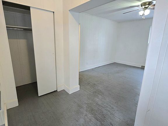 2nd image of 212 S Sargent Ave