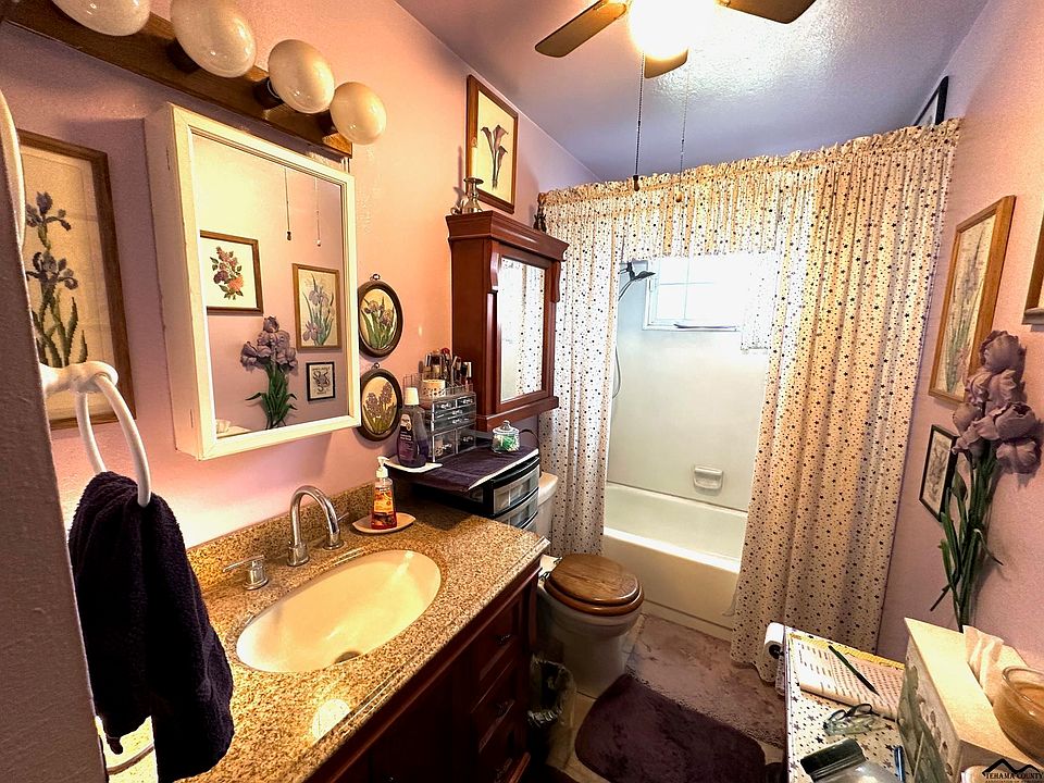 2nd image of 716 Crosby Ln