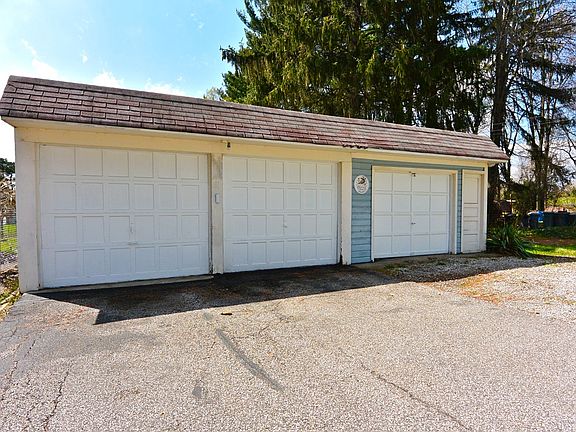 4th image of 4950 W 220th St