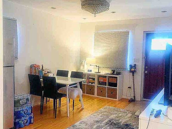 4th image of 19612 58th Ave Unit 1
