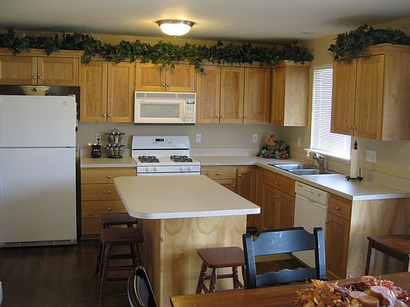 2nd image of 3622 W Bay Cir