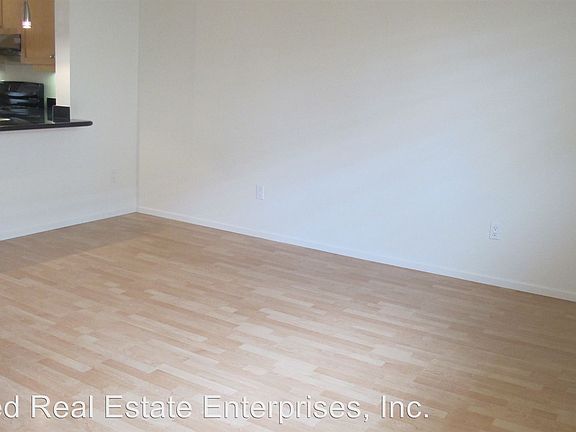 3rd image of 285 N Ventura Ave APT 31