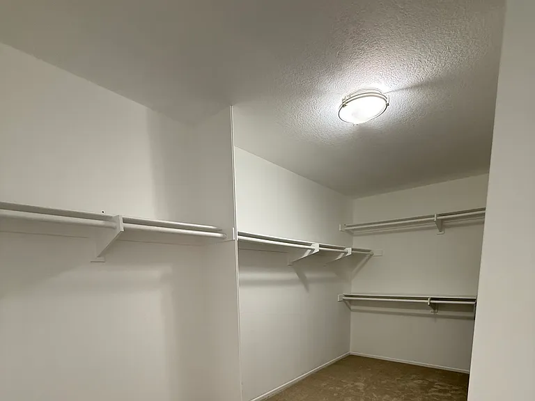 1492 Palisades Dr — Photo 11