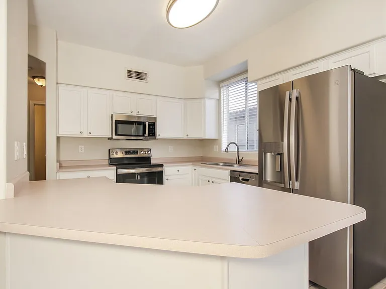 3142 E Kristal Way — Photo 7