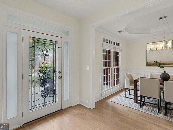 5th image of 2335 Oakshire Ct