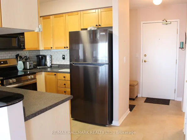 1140 Parkwest Pl #908, Mississauga, ON L5E 3K9