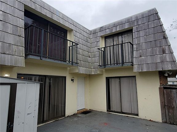 5th image of 2933 Tangerine Ct Unit 2933