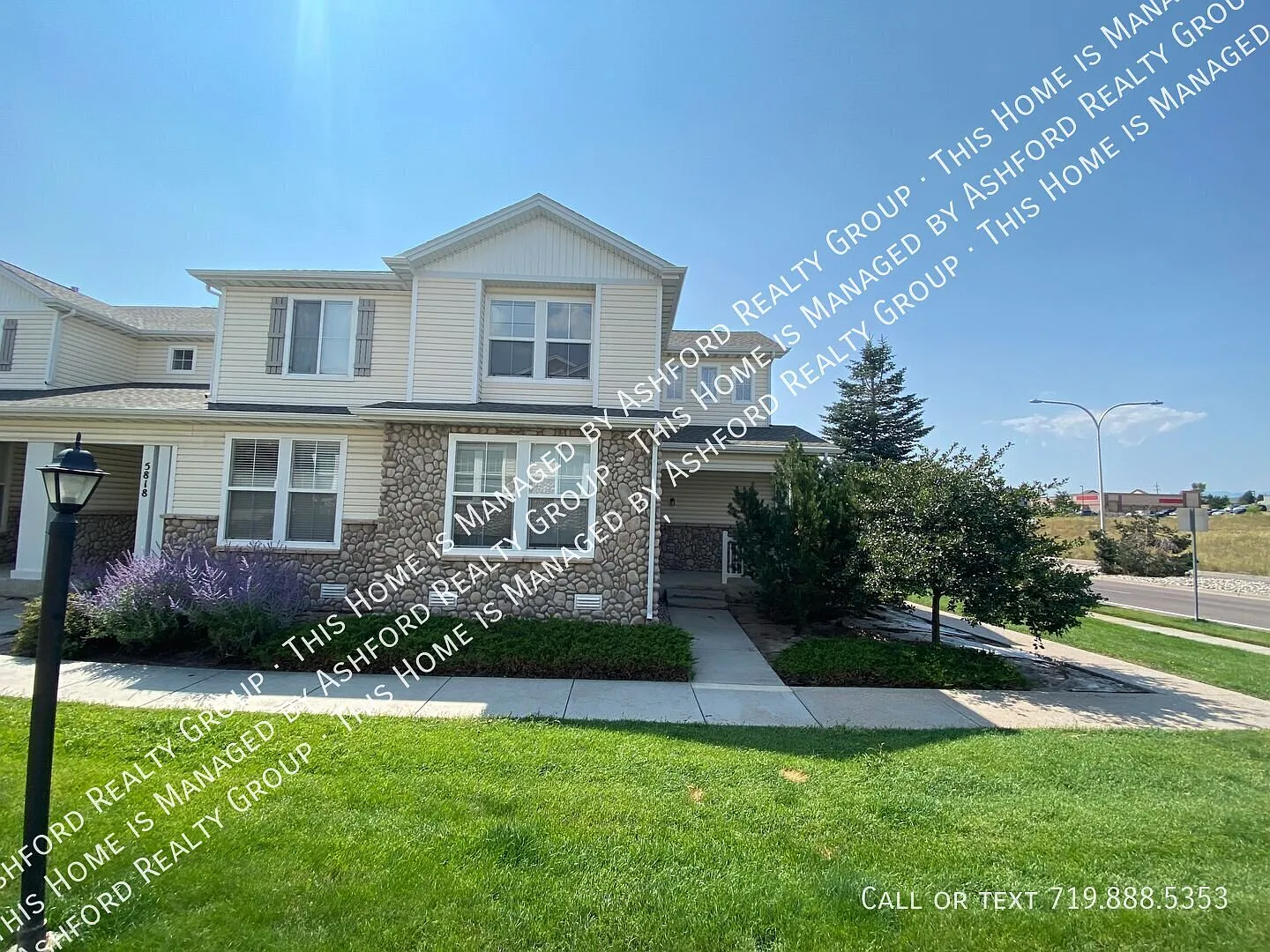 2 bed, 2.5 bath, 1615 sqft, $1,800 — Photo 3