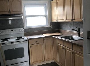 125 Armstrong Rd #2D, New Hyde Park, NY 11040