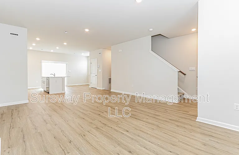 204 Sandy Ridge Rd — Photo 5
