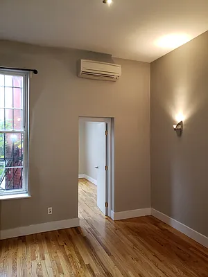 Rented by Signature Property Realty | media 29