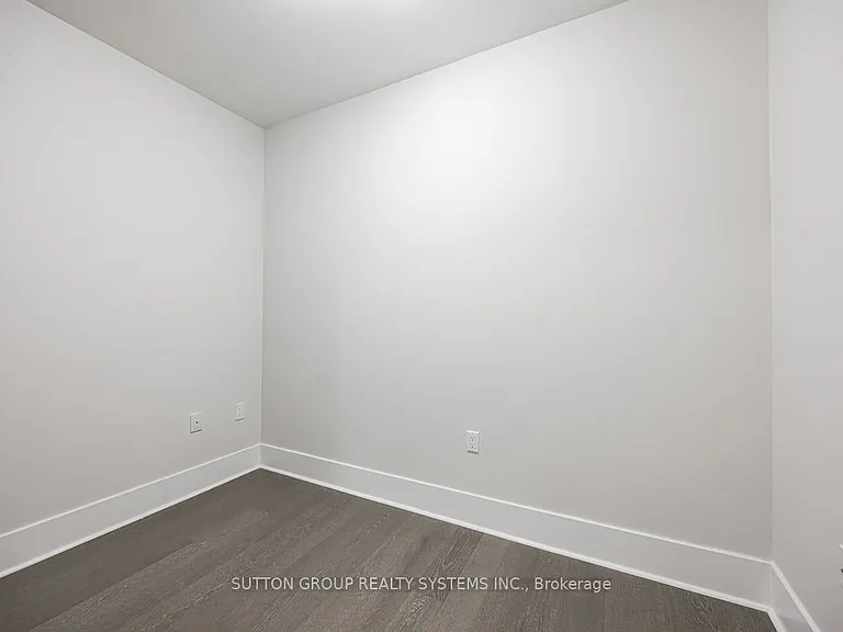 29 Queens Quay E #1008 — Photo 28
