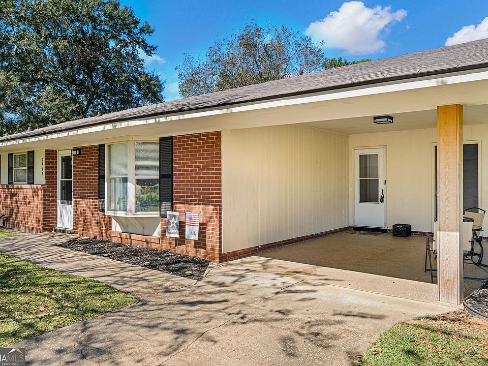 1st image of 2443 Broadmoor Dr
