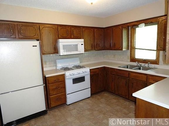 2nd image of 1539 Etna St
