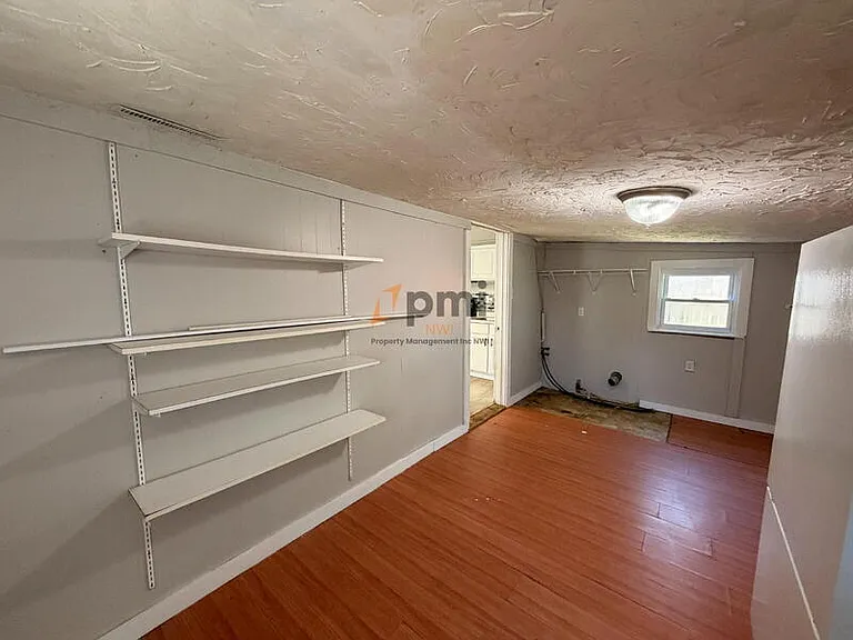 416 Van Buren Ave — Photo 7