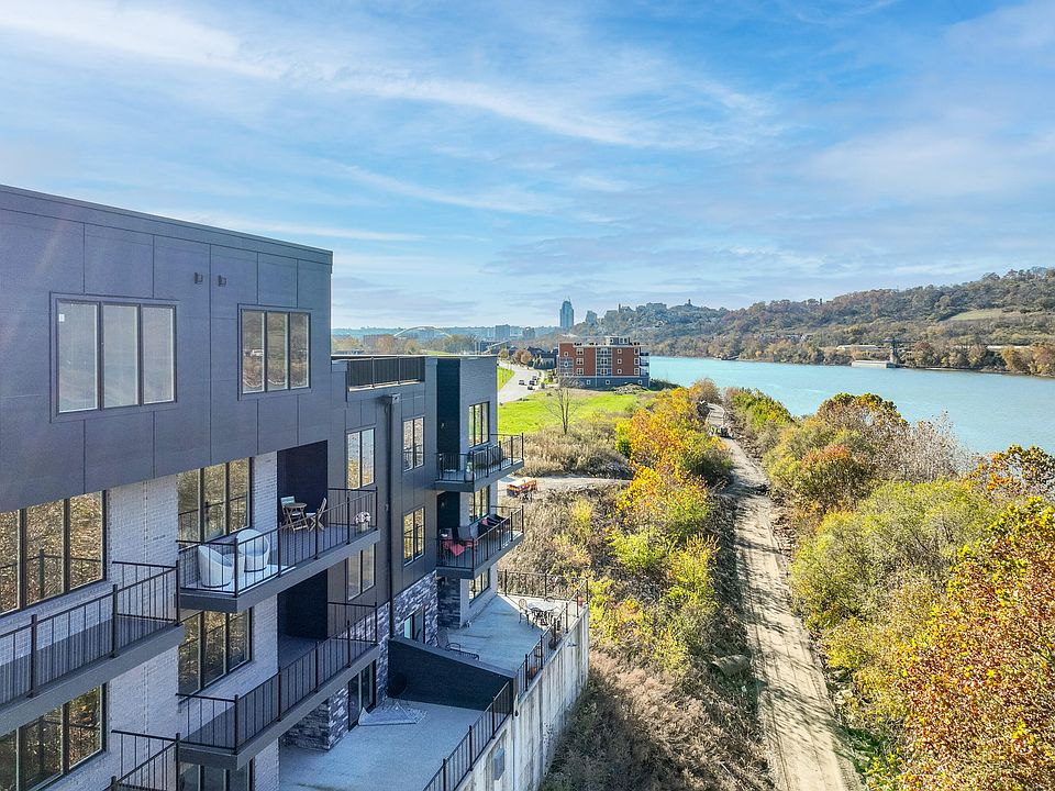 1st image of 745 Manhattan Blvd #403
