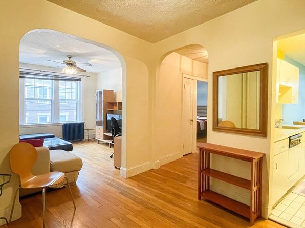 114 Strathmore Rd APT 301