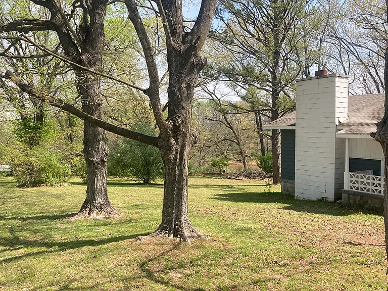1404 S 5th Ave — Photo 25