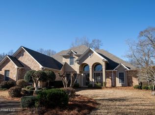 203 Carlton Cir, Ridgeland, MS 39157