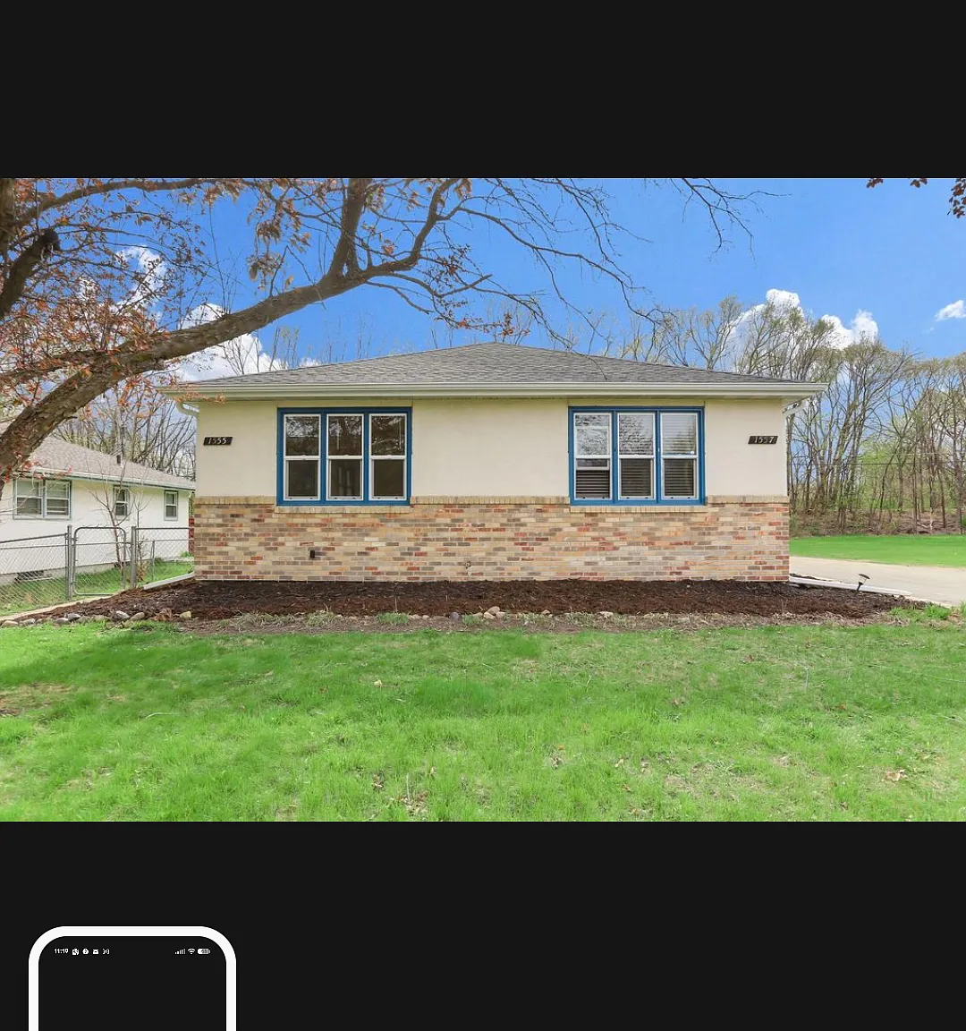 3 bed, 1.5 bath, 1200 sqft, $2,160 — Photo 1
