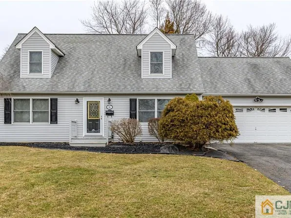 16 Lambert St, Washington, NJ 07882