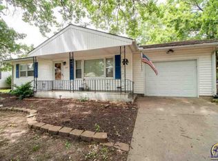 204 NE Spruce Ln, Topeka, KS 66617